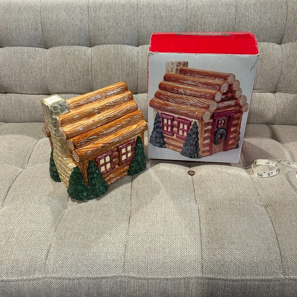 Christmas Village Earthenware Log Cabin Holiday Cookie Jar - Brown and Green - Picture 1 of 16